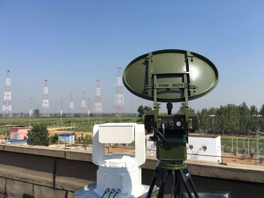 高性能热成像 PTZ 摄像机，看得更远更清晰